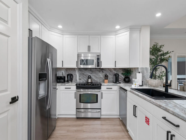 Luxurious Three-Bedroom Condo in Reunion